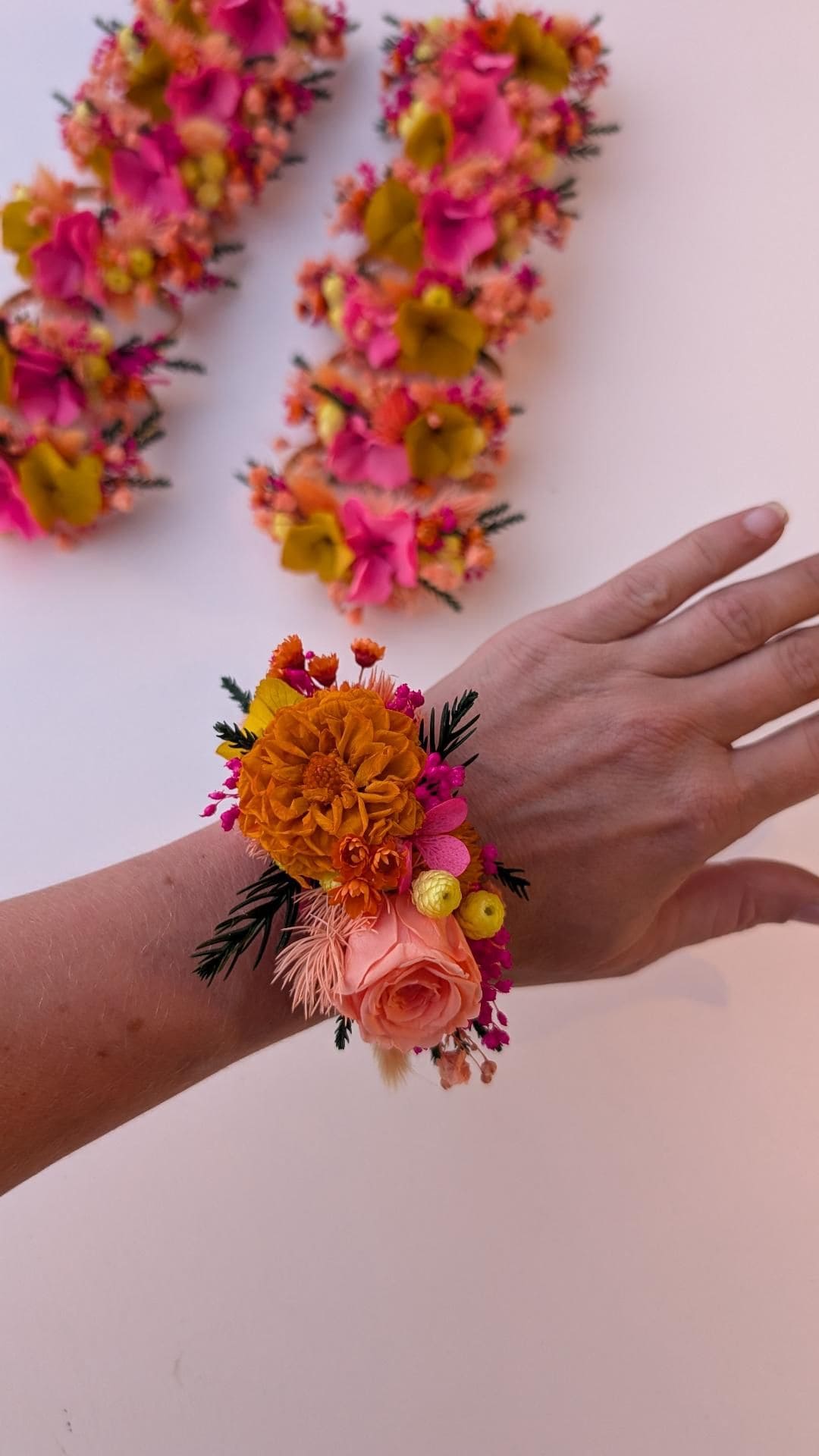 Bracelet jonc fleuri personnalisable
