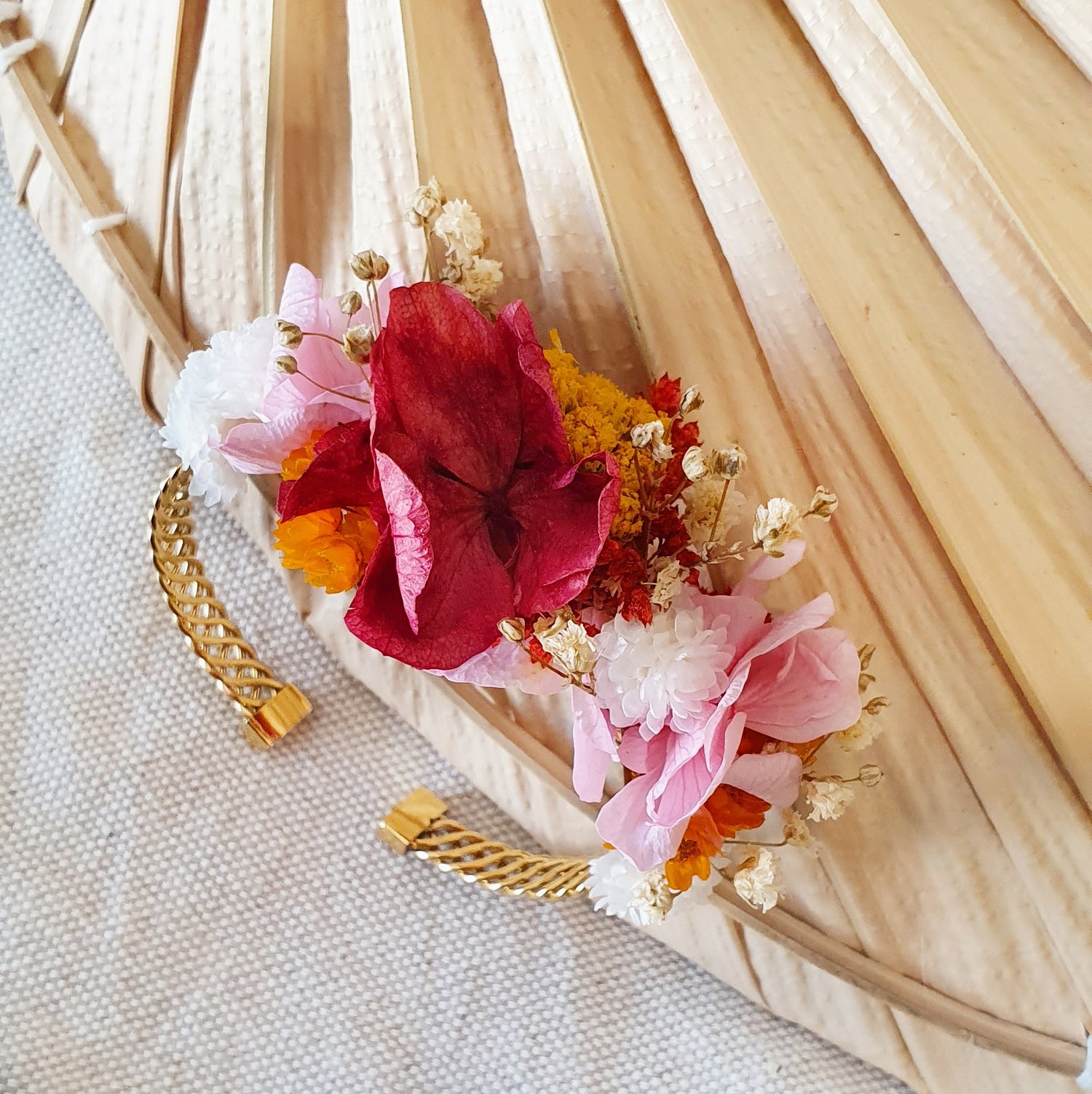 bracelet-jonc-artisanal-fleurs-sechees.jpg
